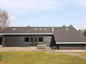 Pleasant Holiday Home in Jutland with Whirlpool, Hals